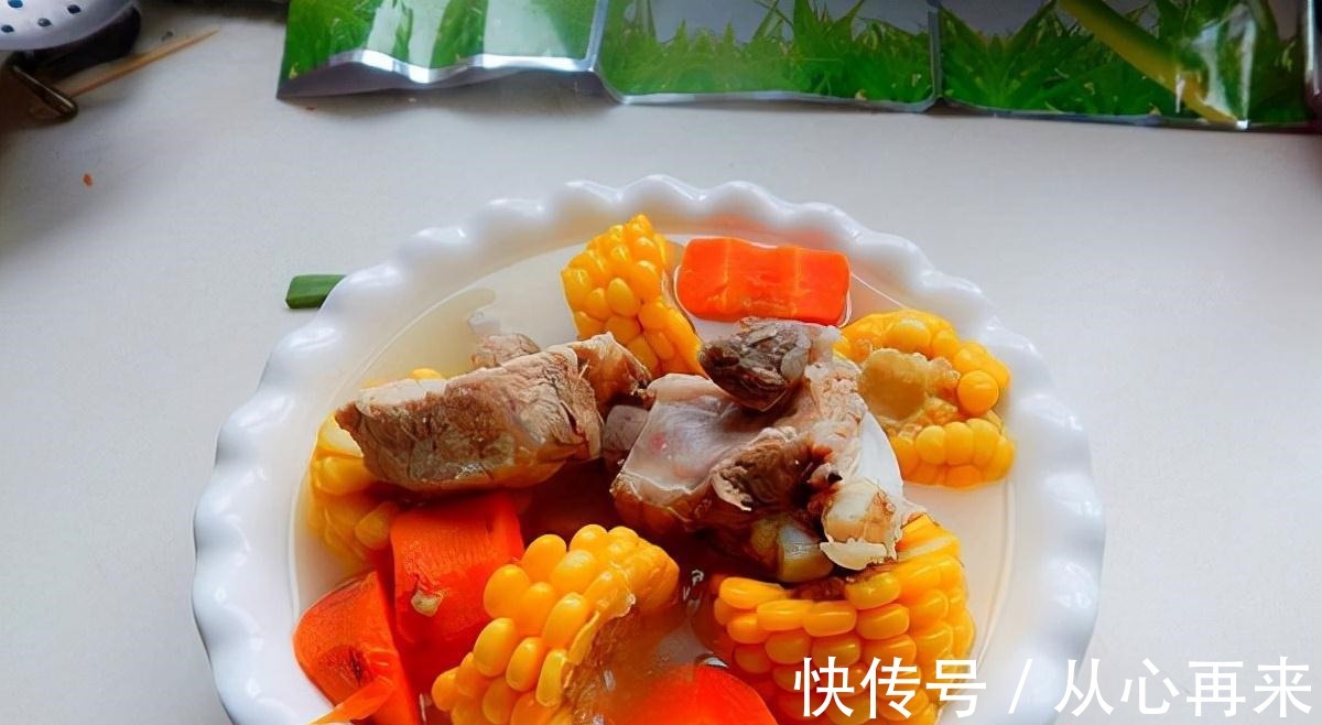 排骨不管怎么做,切记不要直接焯水,多做这2步,排骨不腥也不柴