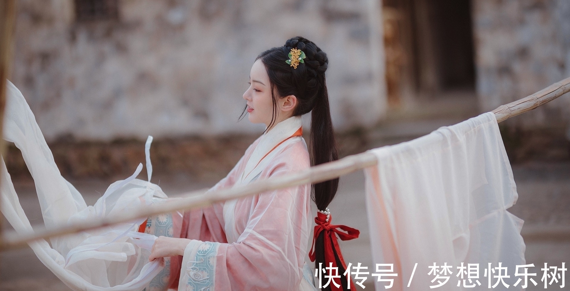 七绝|诗·十首丨奢香琢玉遣思念,故裹尘埃急雨弦