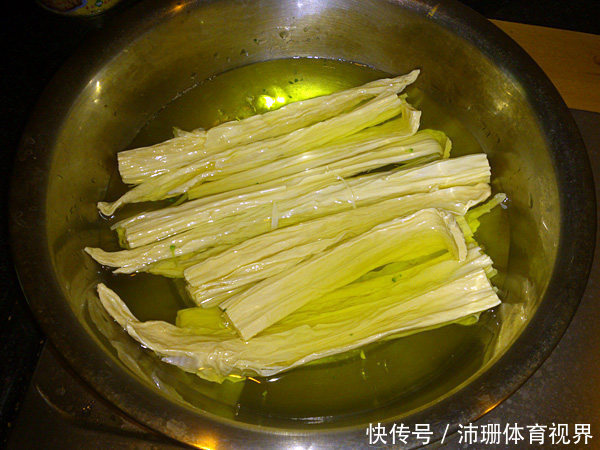 营养|西兰花和”它“一起拌,清淡爽口,营养丰富,孕妇多食用也好