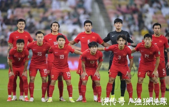 李霄鹏|难于上青天!国足让42岁郑智踢中场?不如全新人拼一把
