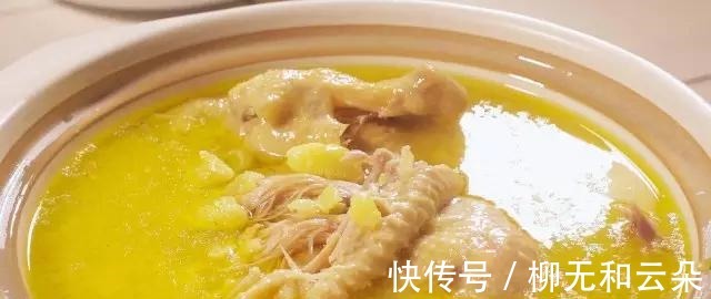白果仁|鸡汤鲜美可口，酒香微微，鸡肉耙烂，糯软不柴，喝汤吃肉两相宜！