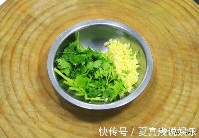 鸡粉|酸菜牛肉想要和饭店一样好吃,处理酸菜有技巧,做对了才酸爽嫩滑