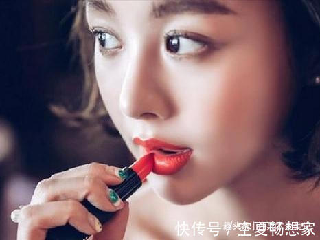 口红 女人涂口红时,谨记这三不要,否则再贵的口红也涂不出效果