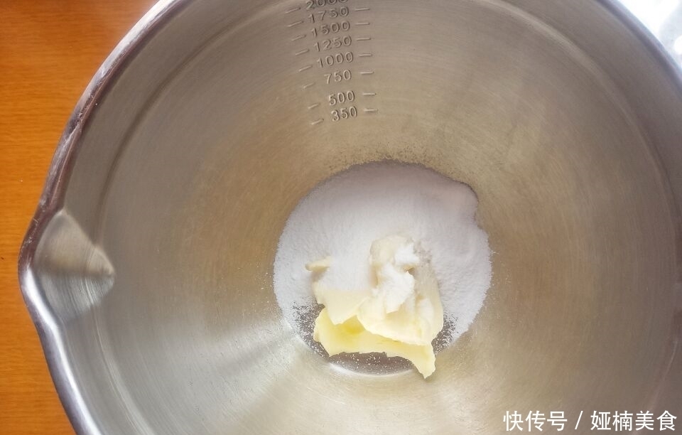 孩子|鸡蛋别再炒着吃了,做成小零食,酥香可口,孩子一口气能吃10个