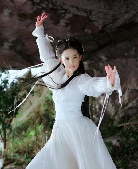 金庸先生&老顽童周伯通为什么只对小龙女好?原因很简单,杨过知晓却没点破