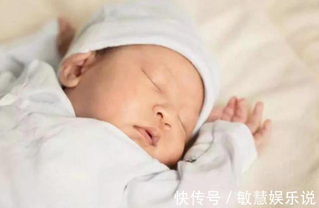 喝奶|为什么母乳喂养的宝宝夜里老醒,喝奶粉宝宝能睡到天亮?原因暖心