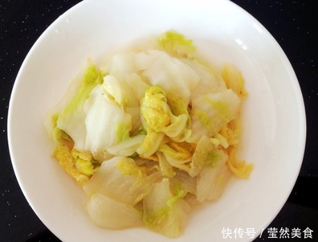 炒白菜时,直接下锅炒是不对的,牢记1点,白菜脆爽入味还好吃