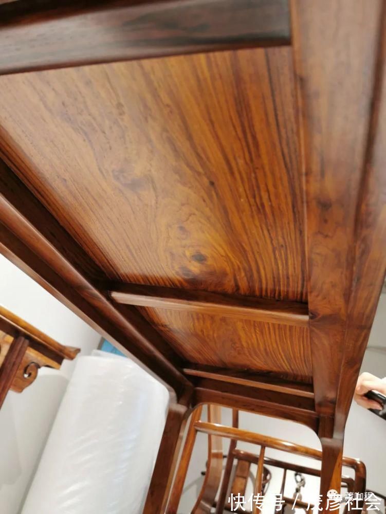 马蹄|马蹄够大、够奢侈,海黄四面平桌材质一流