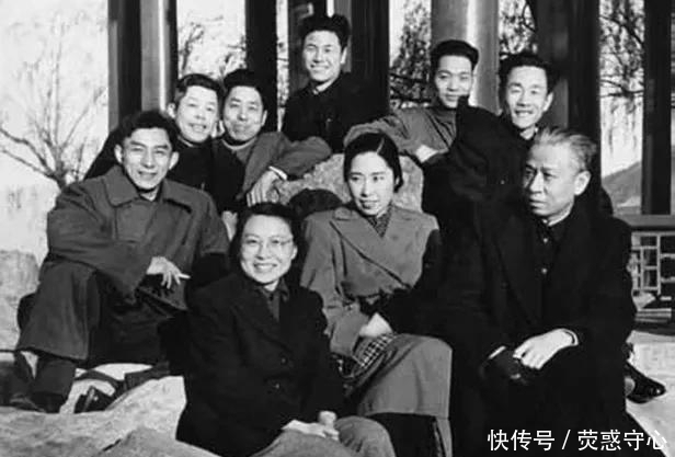 书法欣赏@刘少奇书法墨迹骏迈丰腴,太率性洒脱了,网友直言:真正字如其人