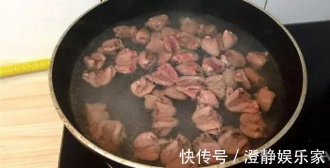 鸡身上“最值钱”的部位,肉贩子都留着自己吃,一只鸡就一个