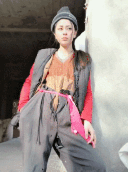 |搞笑GIF: 现在做生意太难了 今天有位客人要吃毛衣