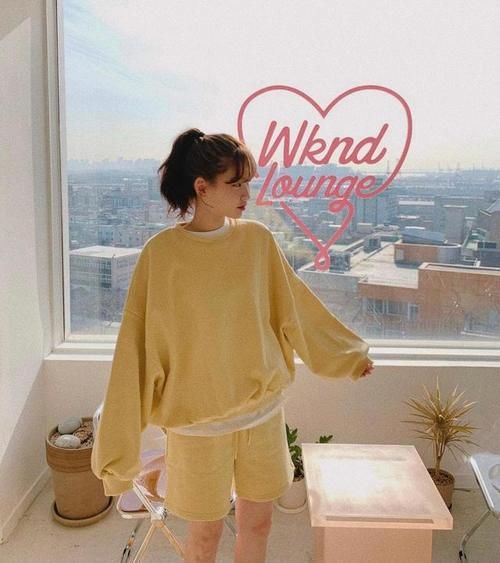 早春穿卫衣，入手这3个颜色，换着穿就够了