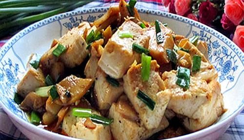 味道超赞的家常菜，味美又营养，来上一碗白米饭，那叫一个香哦！