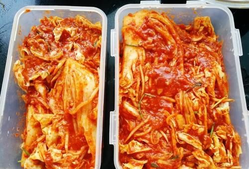 【食物恋】韩国朋友教我的辣白菜做法，酸爽开胃，正宗得很