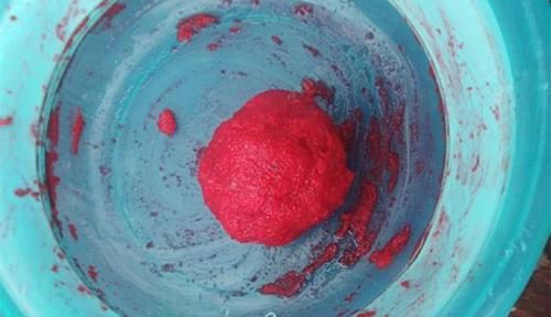 冬钓必杀饵料：图解虾肉拉饵的制作，冬钓利器，效果不比活饵差！