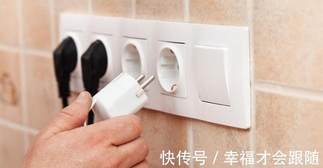 五孔插座|新房装修别选五孔插座,根本就不够用!建议这样做,方便很实用
