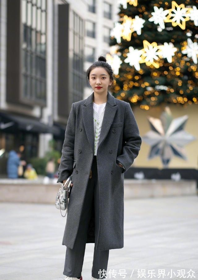 小脚裤 衣服穿不对，显胖又累赘！过年入手“大衣+长裤”，显瘦还很时髦！