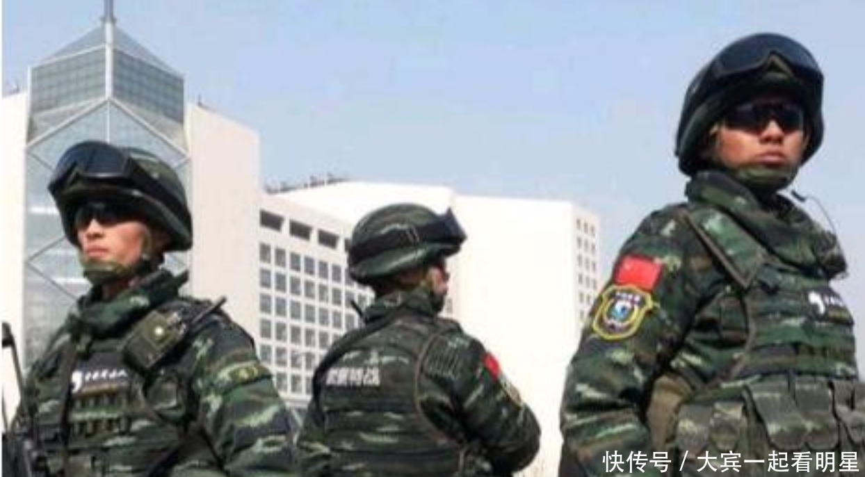 时代|军大衣发明100多年,曾在我国风靡一时,为何07年被我军淘汰