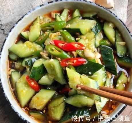 爽脆|凉拌黄瓜有窍门,很多人少加了这味料,难怪黄瓜不够爽脆好吃!