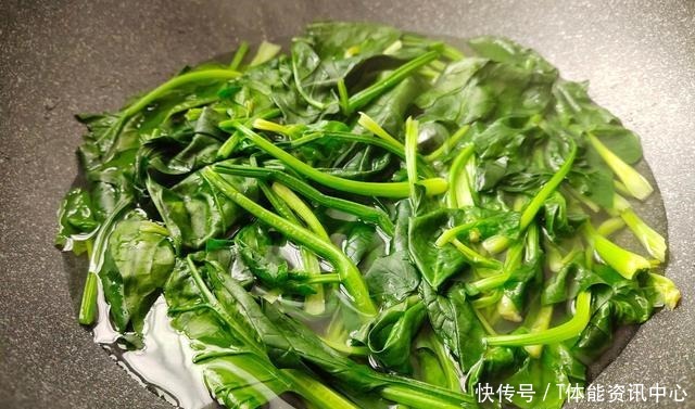 冬天，吃萝卜白菜不如吃它，铁含量极高，女生要多吃，对皮肤好！