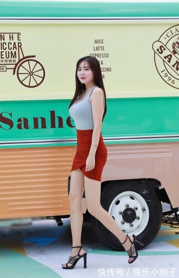 微胖 微胖的身材也能穿得很好看,小姐姐这样穿显瘦显高又有气质