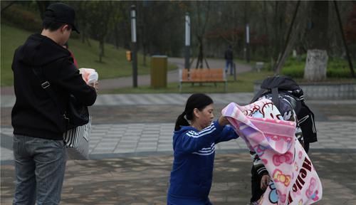 后悔|生二胎和不生二胎的家庭，20年后区别有多大过来人含泪直呼后悔