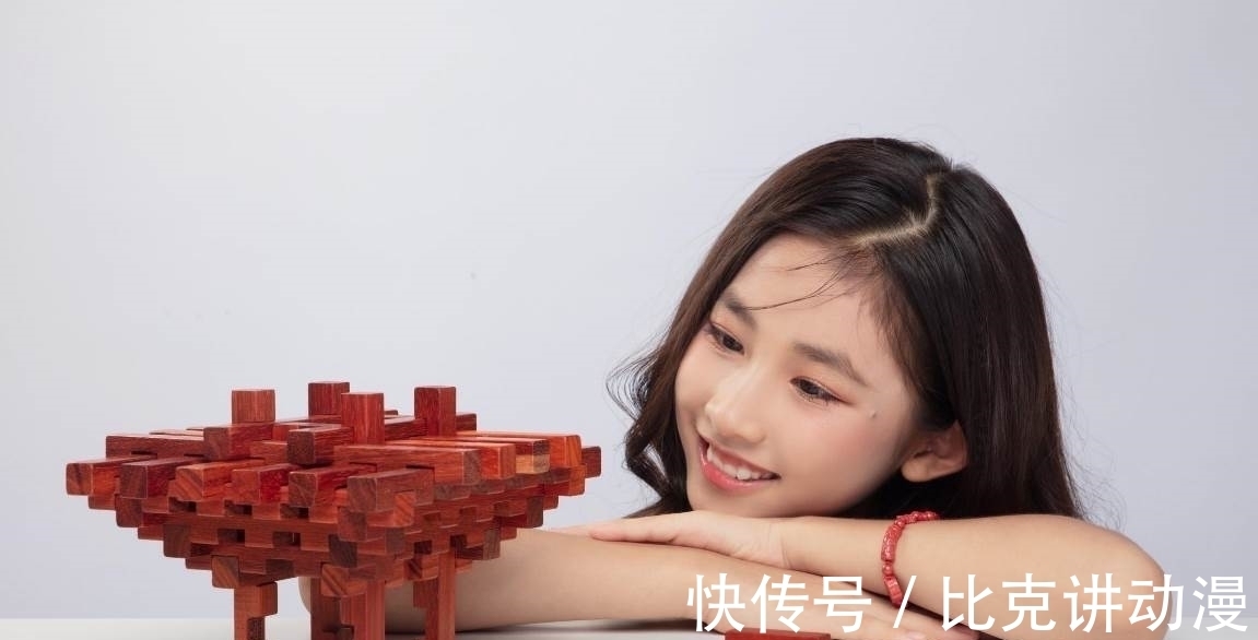 賀彩|賀彩出任“中國最具人氣新品牌”巧林品牌形象代言人