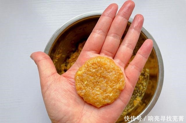 燕麦和鸡胸肉搭配,做美味的煎饼,低脂又解馋,常吃它想胖都难!