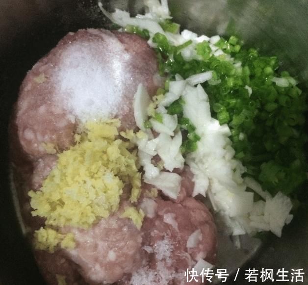 肉丸子|炸肉丸子,牢记“3加2不加”,保证香酥可口,不散不腥不糊,好吃