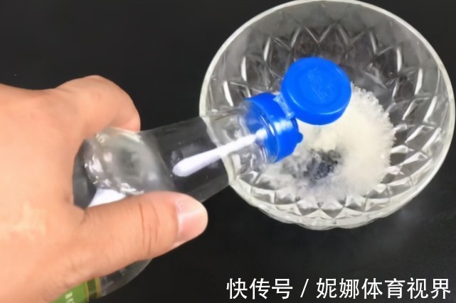 把白醋倒进白糖里，作用真是太厉害了，解决很多男人女人的大烦恼
