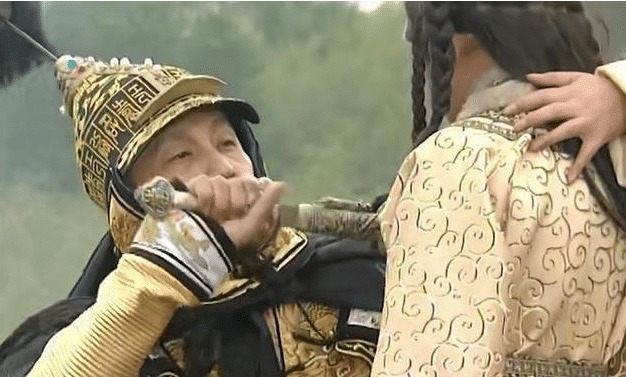 子阿密达|康熙王朝:阿密达要砍康熙的头为父报仇,康熙为何还送他一把剑