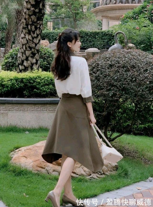 半身裙|极简的穿搭风格看似随意,却不经意间透露着高级,温柔又有气质
