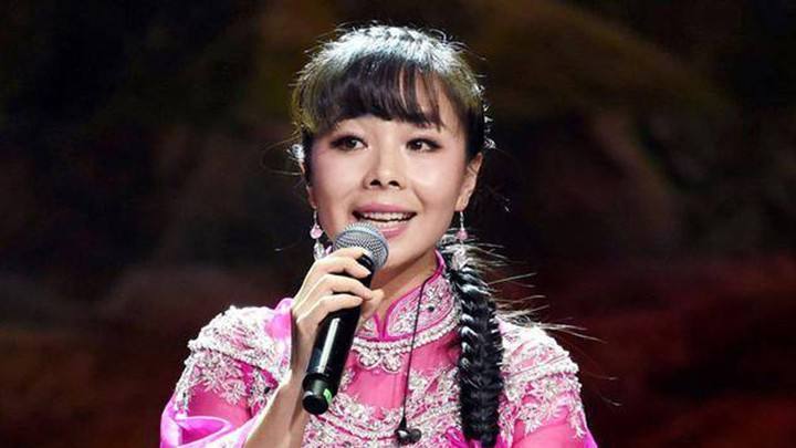 星光大道的亚军王二妮,为爱情嫁给农村小伙,却只能忍受生活折磨