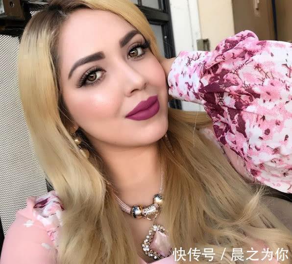 腰臀|国外女孩腰臀比达到0.6,因为腰太细,被网友称为“蜂女”