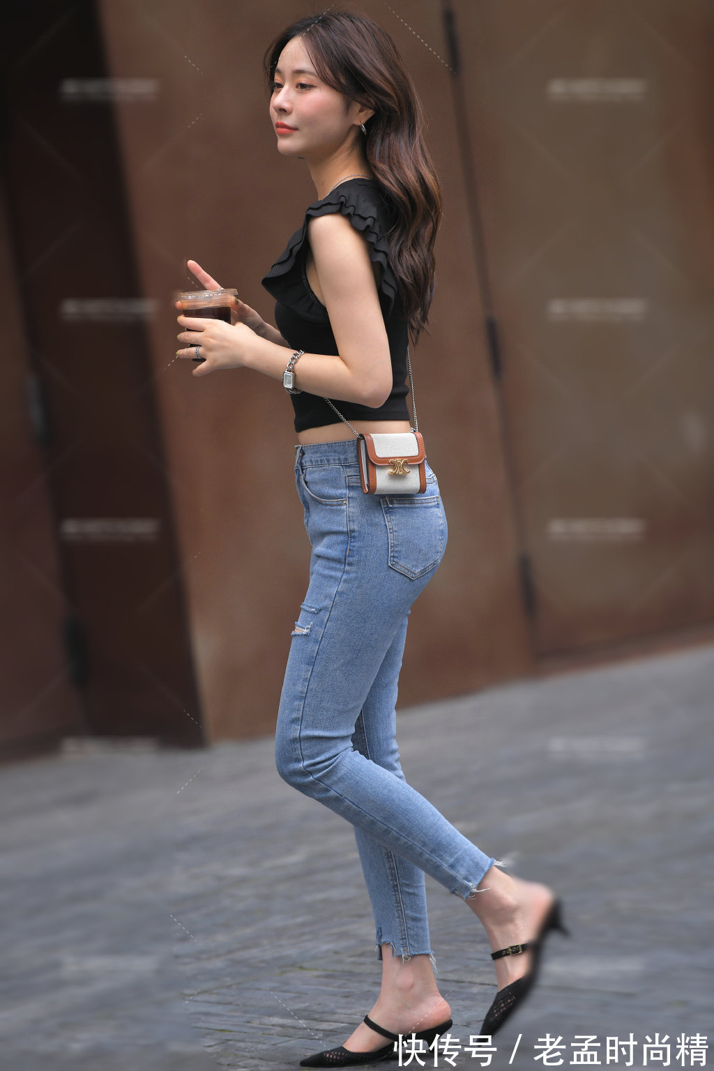 牛仔裤|牛仔裤搭配高跟鞋, 自然展现出女性最迷人的自信, 兼具优雅与舒适