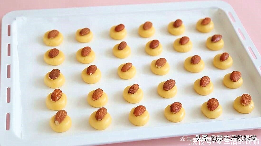 黄油|治愈系下午茶：杏仁奶酥，一口一个，香酥掉渣，吃了还想吃
