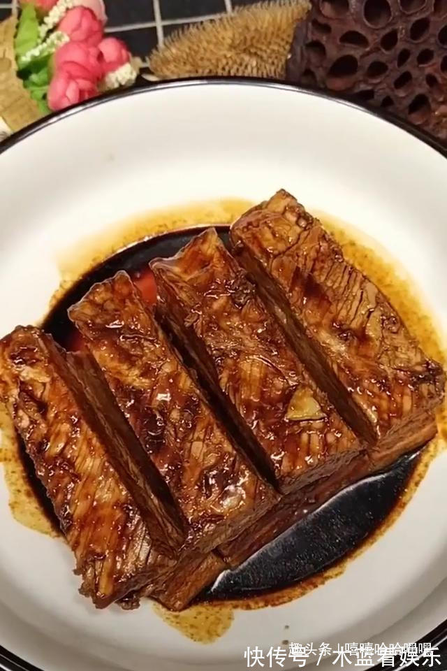 五花肉不仅可以红烧，还可以烤着吃，更有味儿，入口即融不油腻！