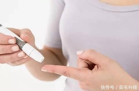 白开水|它是高血糖的“克星”,白开水里撒一把,慢慢赶走糖尿病!