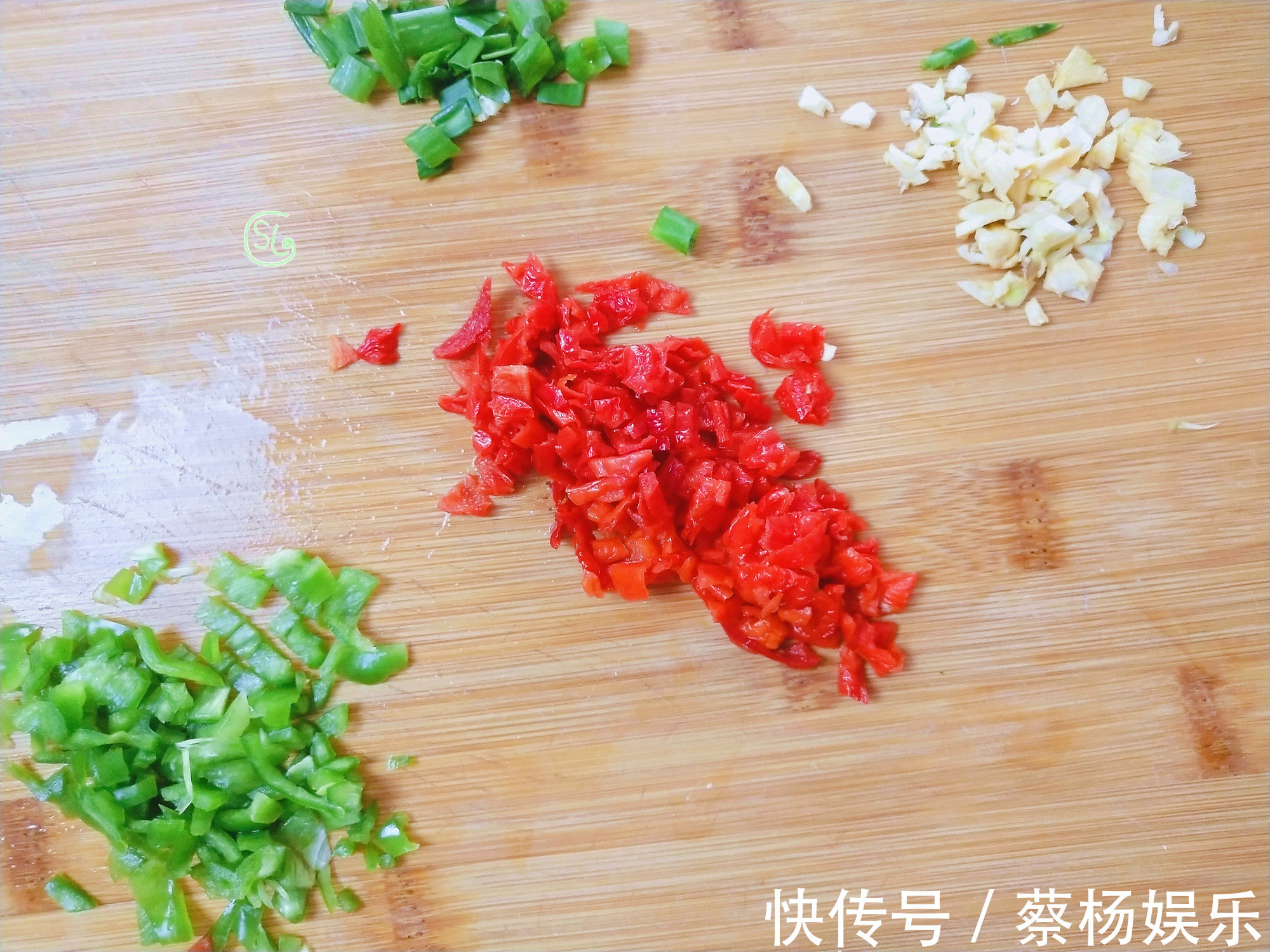 家人|天变热,三天两头就做这道凉拌菜,8分钟搞定,家人都爱吃