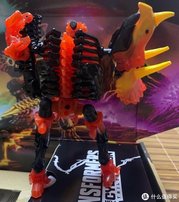 火焰|闲敲棋子落灯花 篇五十二：变形金刚 世代精选 火焰三角龙燃夜