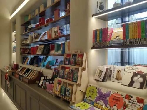 实探！从大隐书局的窗口能够欣赏到豫园的美景