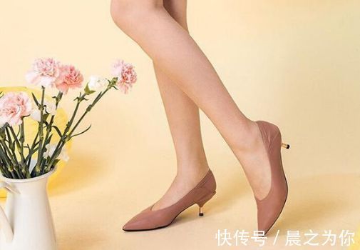 尖头 穿上尖头高跟鞋优雅十足,让身形更显高挑挺拔