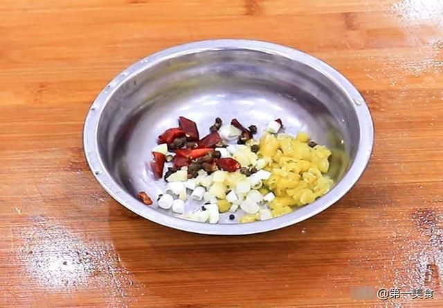 酸辣娃娃菜|凉拌酸辣娃娃菜要不要先焯水,大厨教你正确做法,酸辣清脆又入味
