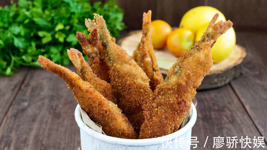 炸小鱼不能只会裹面粉，多加1步，就算放上一天，依旧美味又好吃