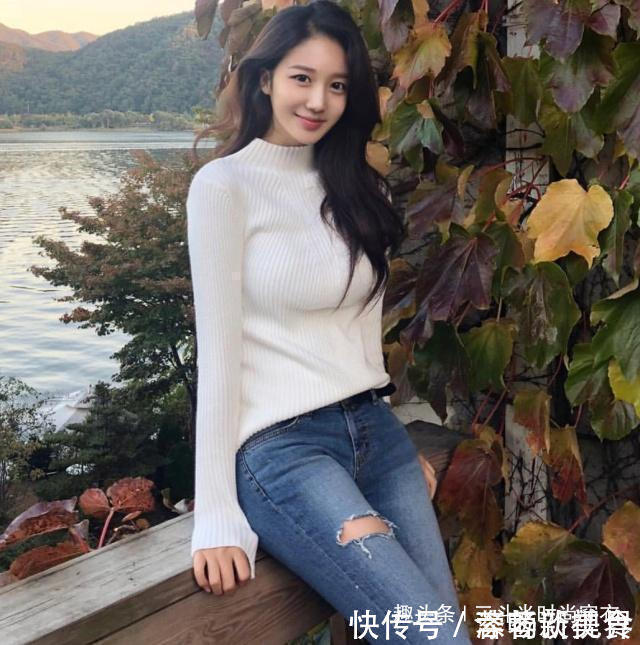 牛仔裤|紧身牛仔裤美女，清新迷人又优雅别致，别样的潮流范让人迷恋！