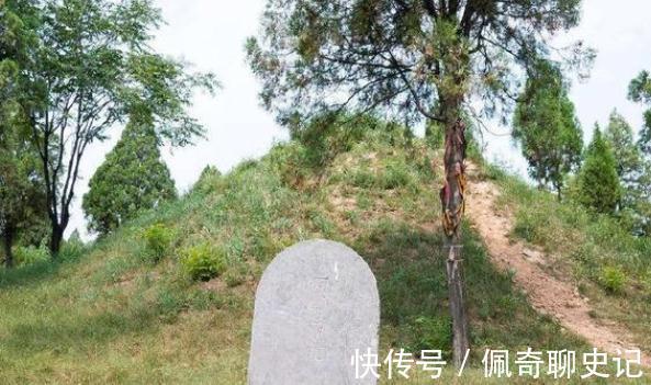 房屋！老祖宗警告：门前坟屋后水，下半句才是重点，很多年轻人不懂