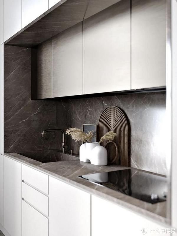 轻奢风|外国小伙的93㎡单身公寓,全屋轻奢风,卧室纱帘让网友吵翻了天