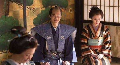 日本有一个奇葩姓氏,女孩无论取什么名,翻译成汉语都会被逗笑