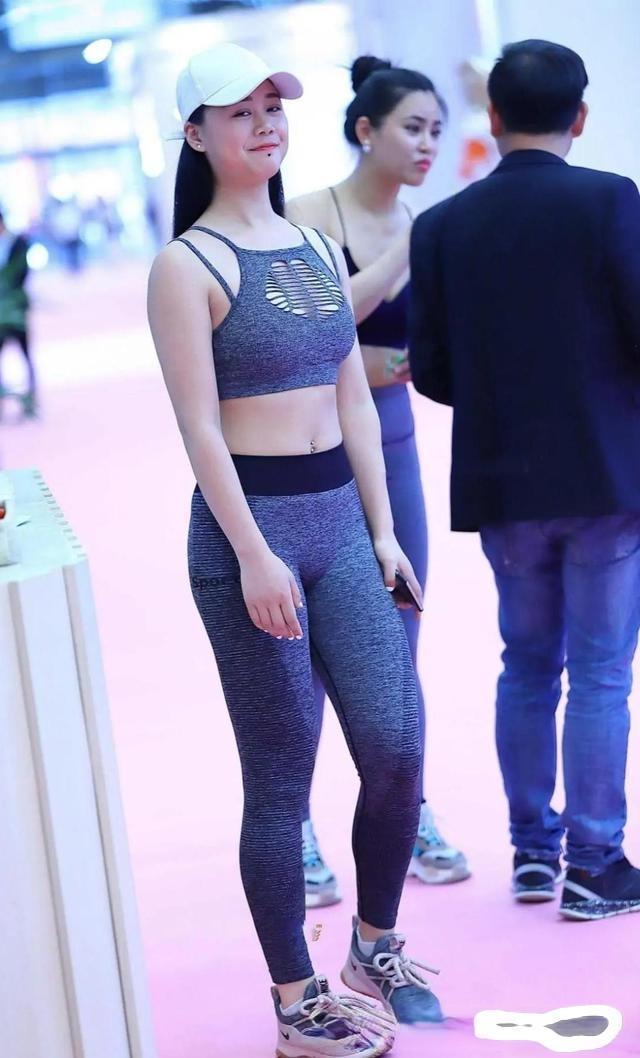 懒人 鲨鱼裤是懒人出门快速穿搭服饰,搭配好上装和鞋子,非常不错