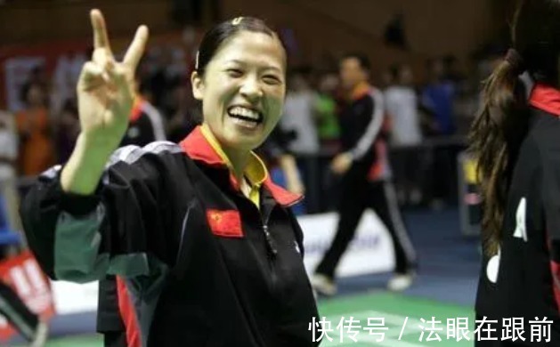张军|她拿到14个世界冠军，抛弃男友后嫁入豪门，如今儿女颜值高！